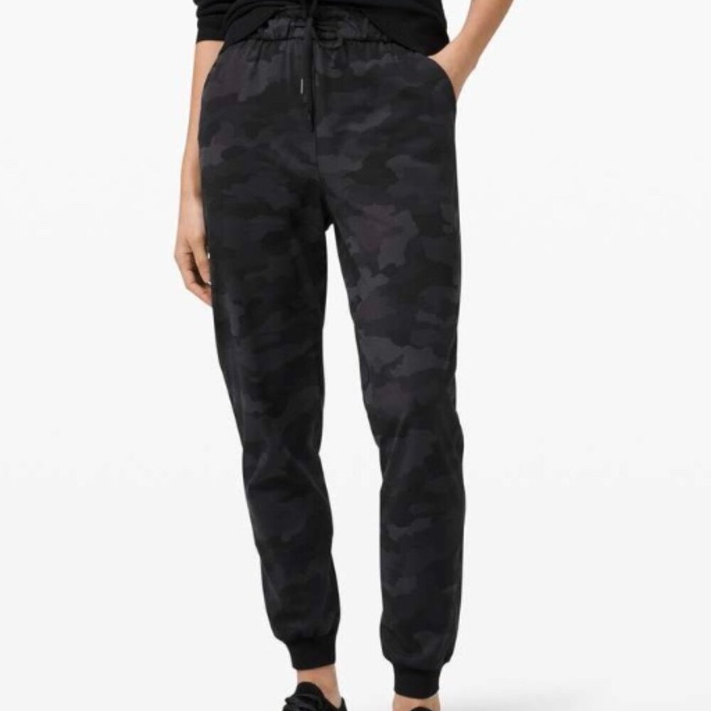 lululemon Stretch High-Rise Jogger *Full Length in HTG 365 Camo Deep Coal Multi